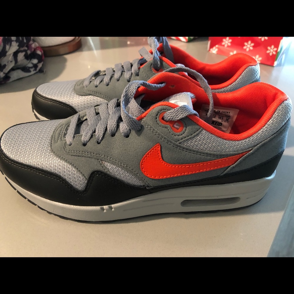 Women’s Nike Air Max 90- Custom. Size 9.
